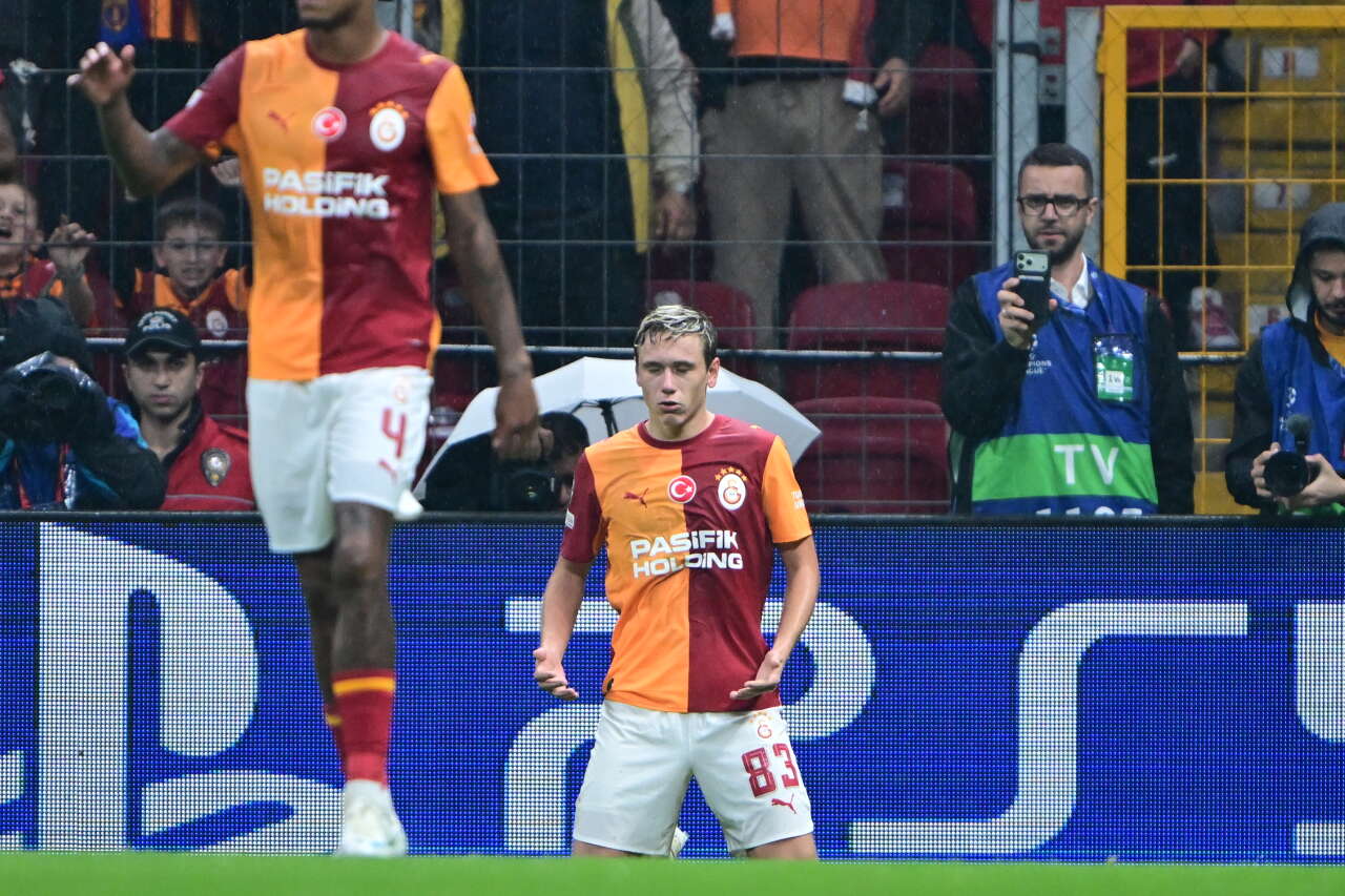 Galatasaray'da iki yıldız ortadan kayboldu! Dursun Özbek ant içti: Bunun sadakat primini ortadan kaldıracağım 7