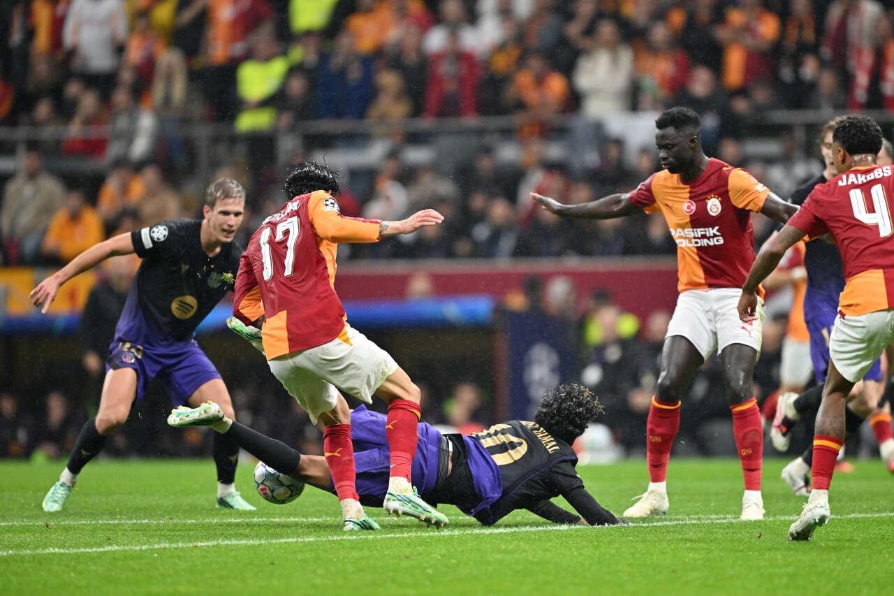 Galatasaray'da iki yıldız ortadan kayboldu! Dursun Özbek ant içti: Bunun sadakat primini ortadan kaldıracağım 4