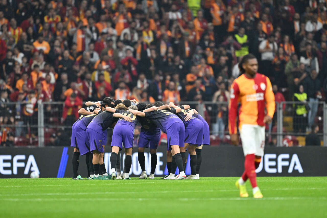 Okan Buruk'un yerine üç teknik direktör: Dursun Özbek üçünü de locada gördü 10
