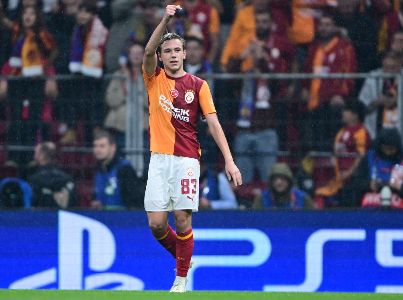 Okan Buruk'un yerine üç teknik direktör: Dursun Özbek üçünü de locada gördü 3