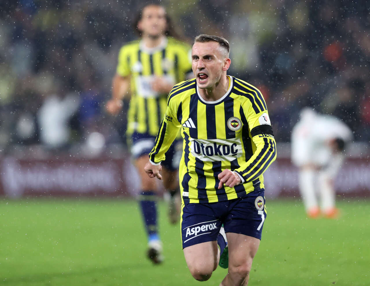 Aziz Yıldırım Fenerbahçe tarihinde olmayan bir şeyi yapacak: Ali Koç ve Sadettin Saran'ın bütün transferlerini yollayın 17