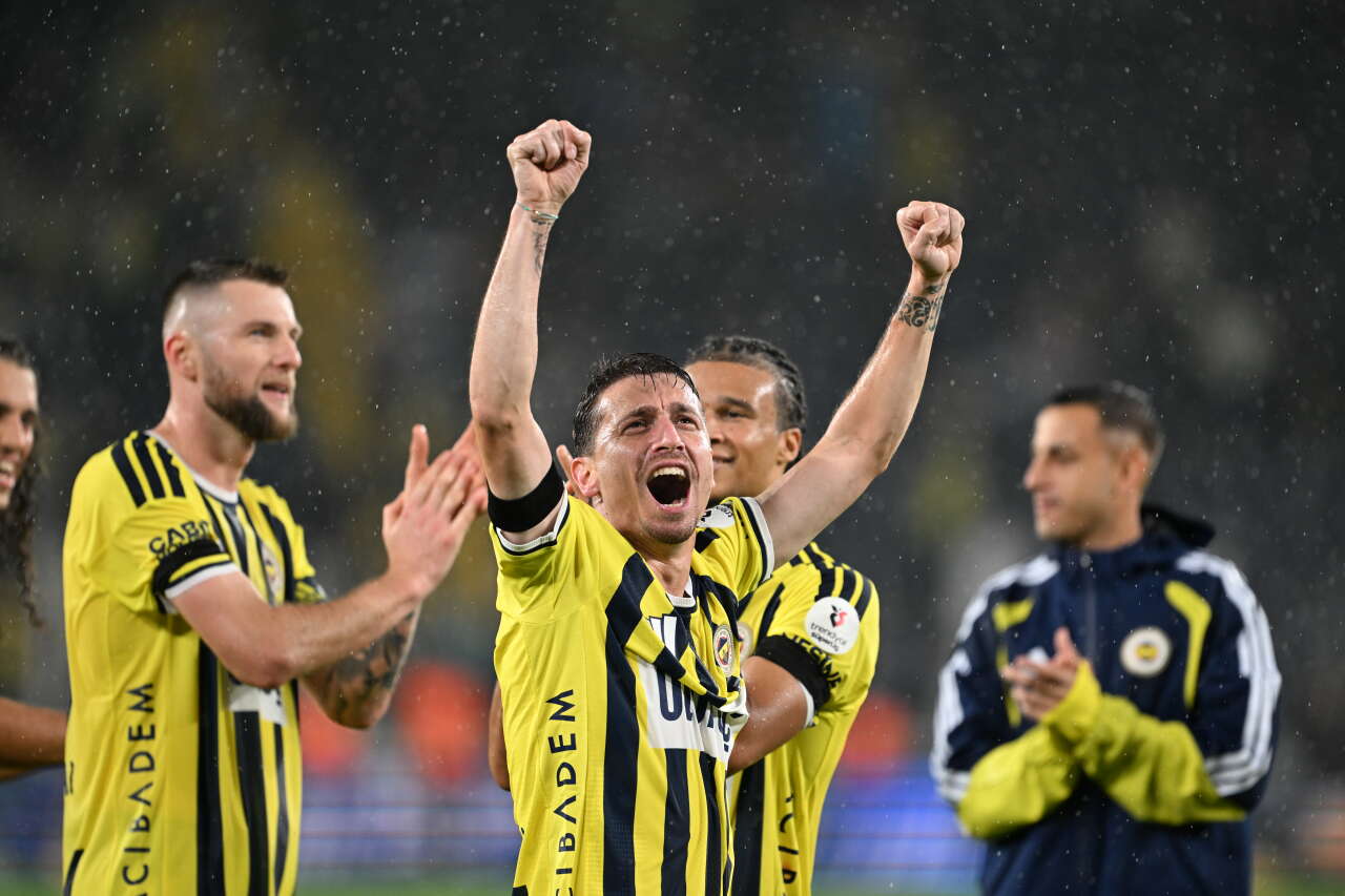 Aziz Yıldırım Fenerbahçe tarihinde olmayan bir şeyi yapacak: Ali Koç ve Sadettin Saran'ın bütün transferlerini yollayın 18