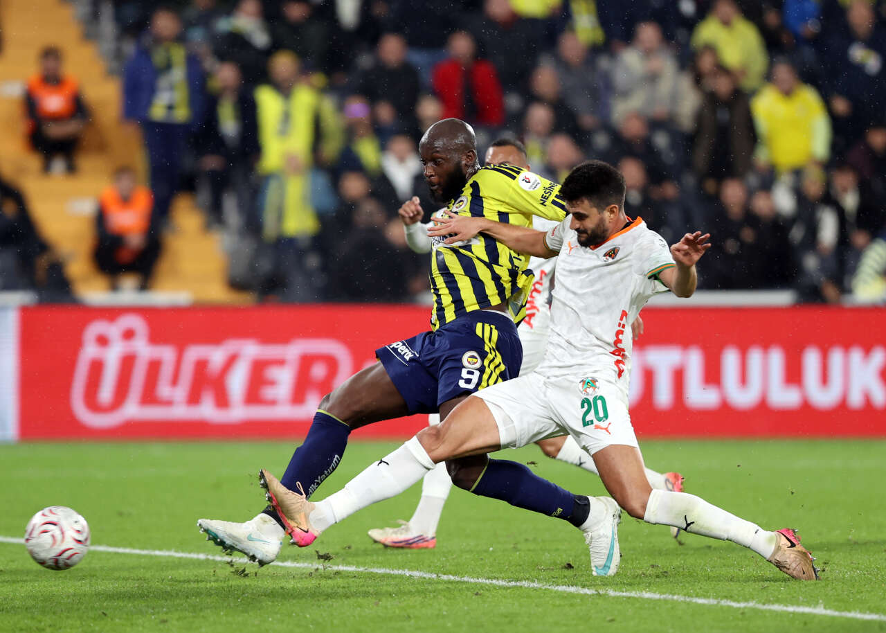 Aziz Yıldırım Fenerbahçe tarihinde olmayan bir şeyi yapacak: Ali Koç ve Sadettin Saran'ın bütün transferlerini yollayın 10