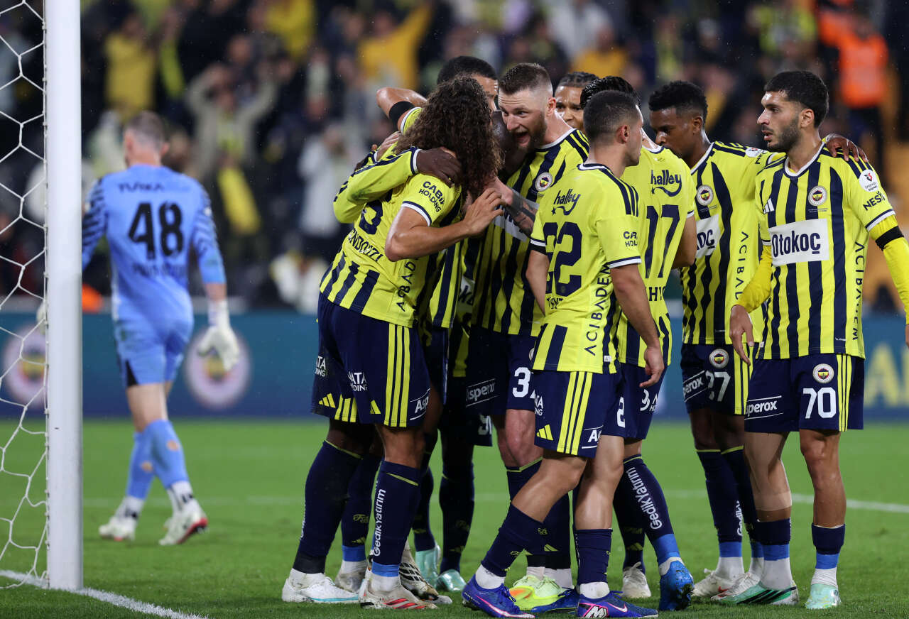İsmail Kartal'ı istemeyen 6 futbolcu belli oldu: Ülkesinde yuhalanan adam gelip burada bandaj fırlatıyor 9