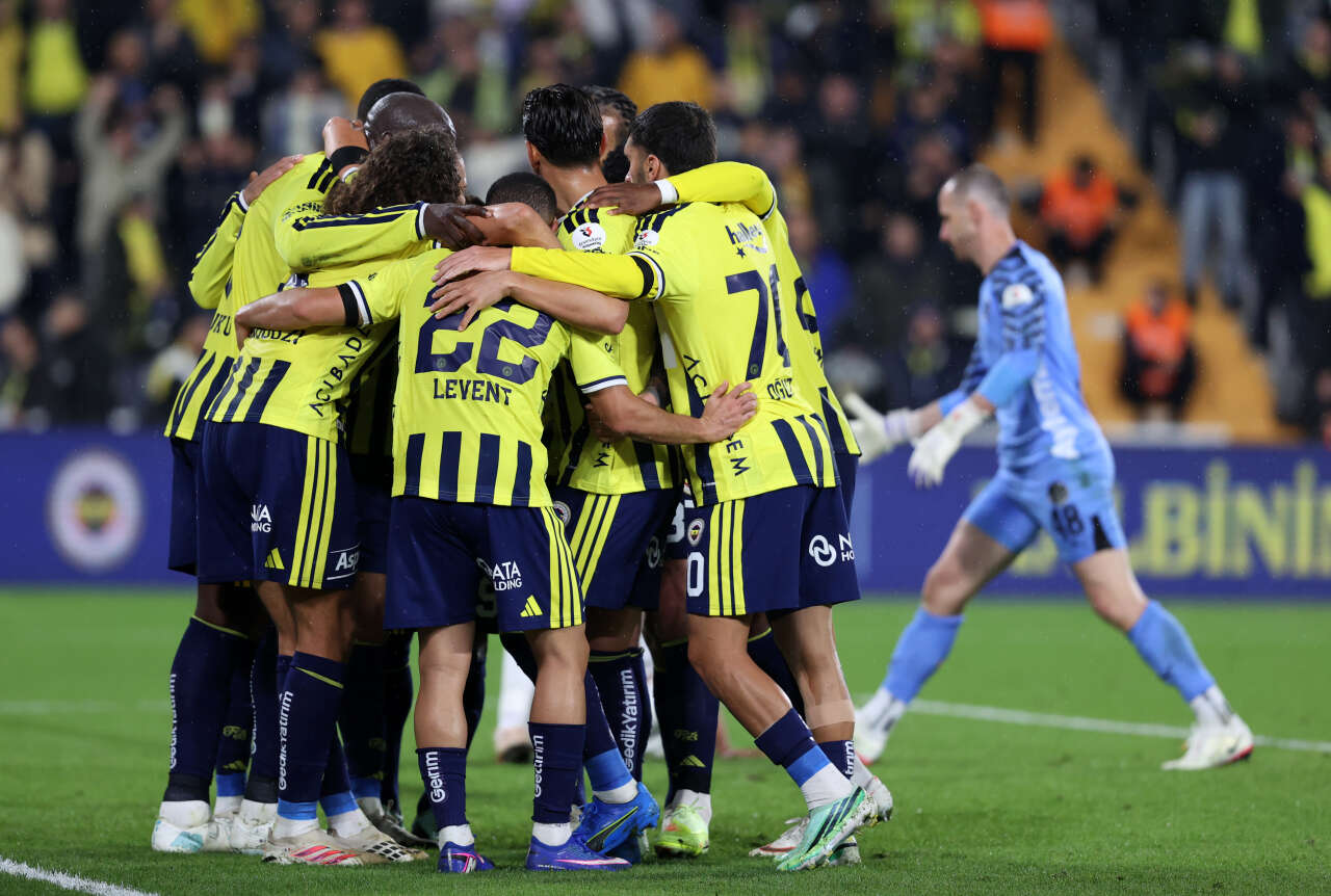İsmail Kartal'ı istemeyen 6 futbolcu belli oldu: Ülkesinde yuhalanan adam gelip burada bandaj fırlatıyor 2