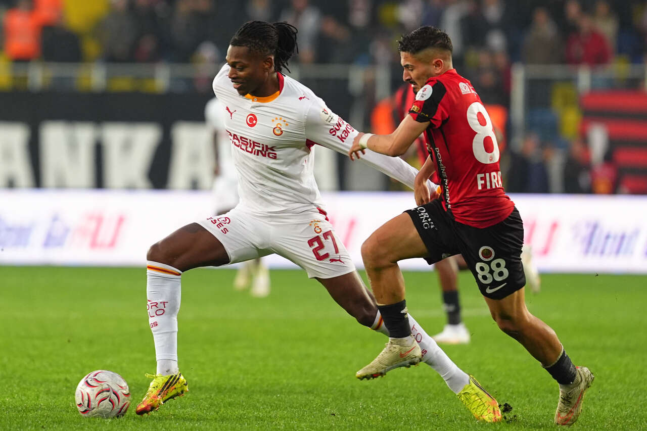 Dursun Özbek görünce kahroldu! Galatasaray'ın 103 milyon euroluk 4 yıldızını tek başına silip attı 2