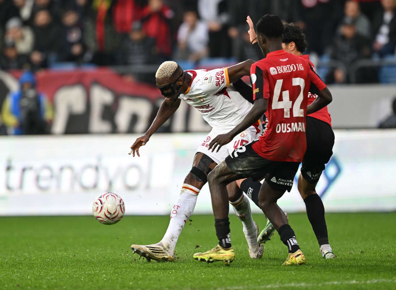 Dursun Özbek görünce kahroldu! Galatasaray'ın 103 milyon euroluk 4 yıldızını tek başına silip attı 19