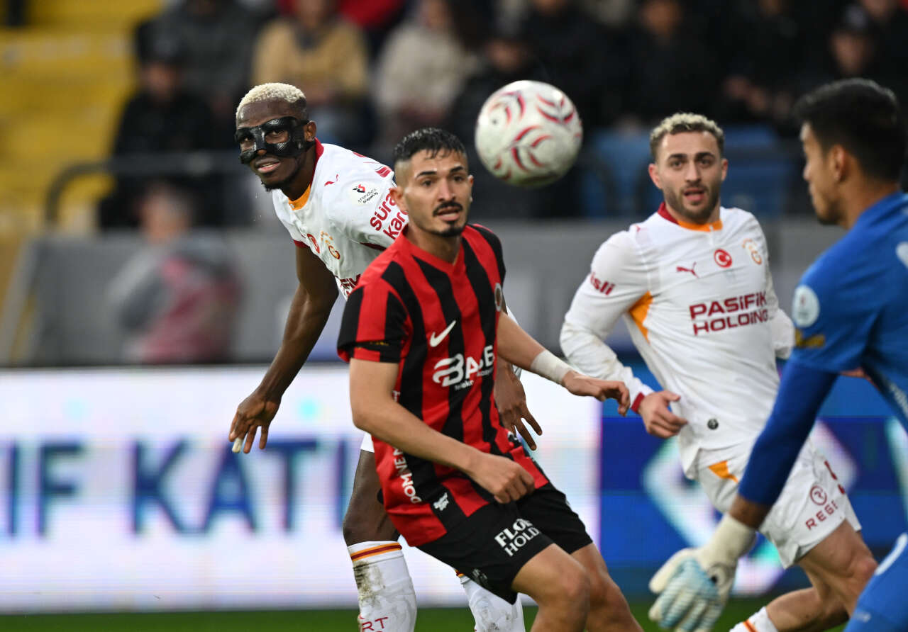Dursun Özbek görünce kahroldu! Galatasaray'ın 103 milyon euroluk 4 yıldızını tek başına silip attı 16