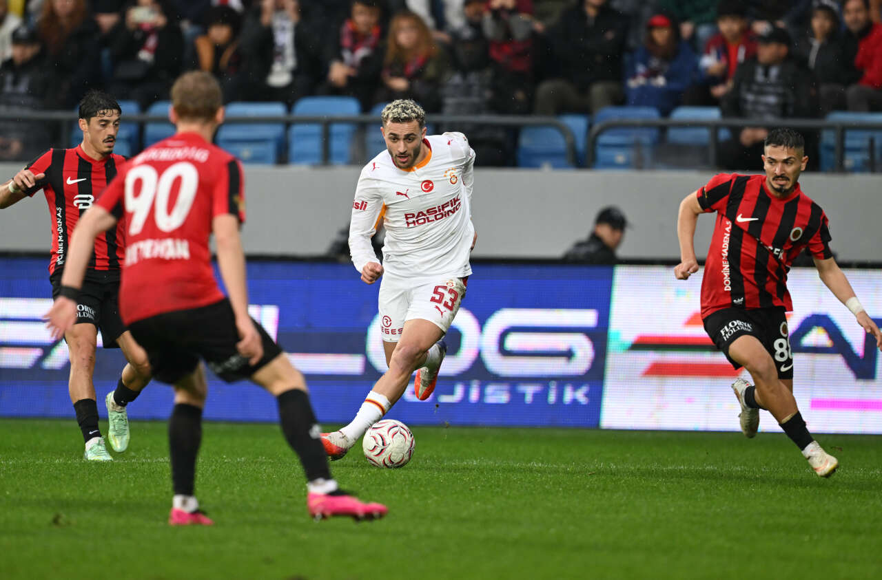Dursun Özbek görünce kahroldu! Galatasaray'ın 103 milyon euroluk 4 yıldızını tek başına silip attı 13