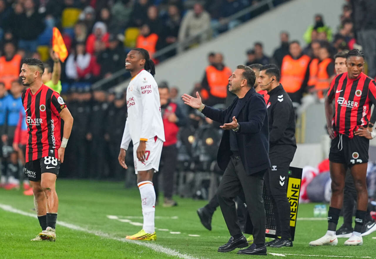 Dursun Özbek görünce kahroldu! Galatasaray'ın 103 milyon euroluk 4 yıldızını tek başına silip attı 8