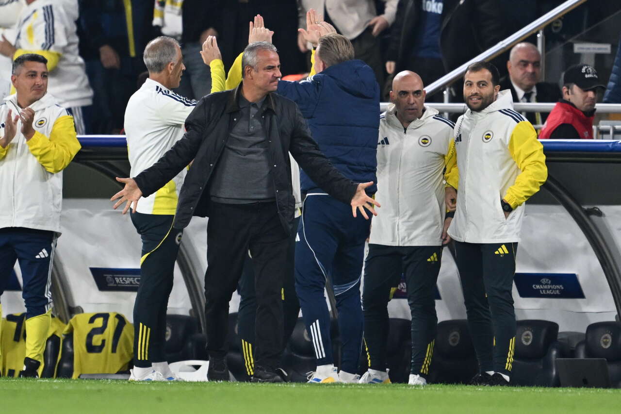 Fenerbahçe'de İsmail Kartal 82. dakikada oyundan aldı yıldız futbolcu koridorları yumrukladı: Yeter ya artık 4