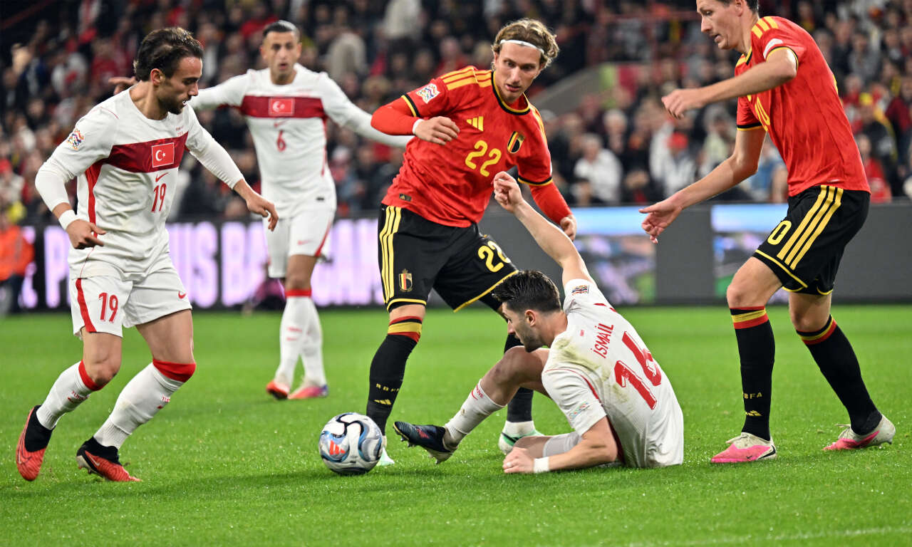 3-0'ın ardından en acı itiraf: 3 yıldız hariç 20 futbolcu A Ligi topçusu değil 8