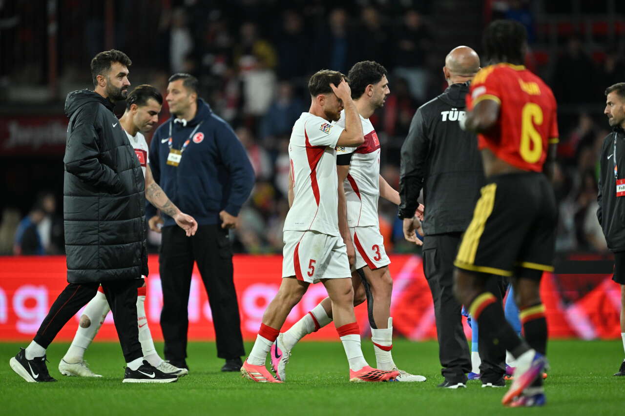 3-0'ın ardından en acı itiraf: 3 yıldız hariç 20 futbolcu A Ligi topçusu değil 9