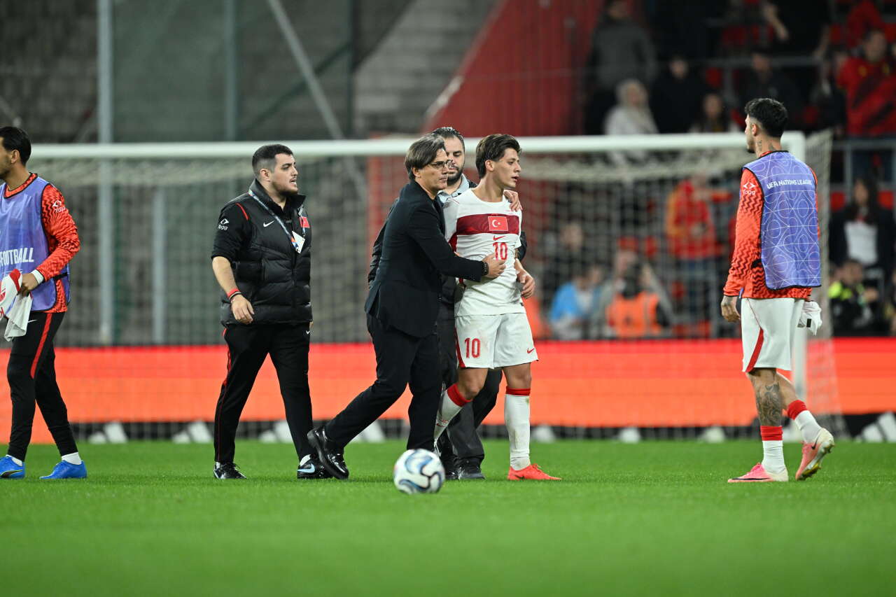 3-0'ın ardından en acı itiraf: 3 yıldız hariç 20 futbolcu A Ligi topçusu değil 2
