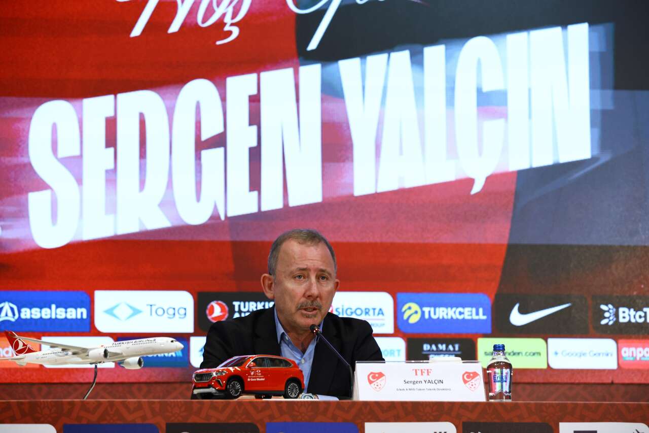 Sergen Yalçın'ın Milli Takıma çağıracağı ilk yıldız belli oldu: Dursun Özbek ve Okan Buruk adını duyunca büyük tepki gösterdi 11