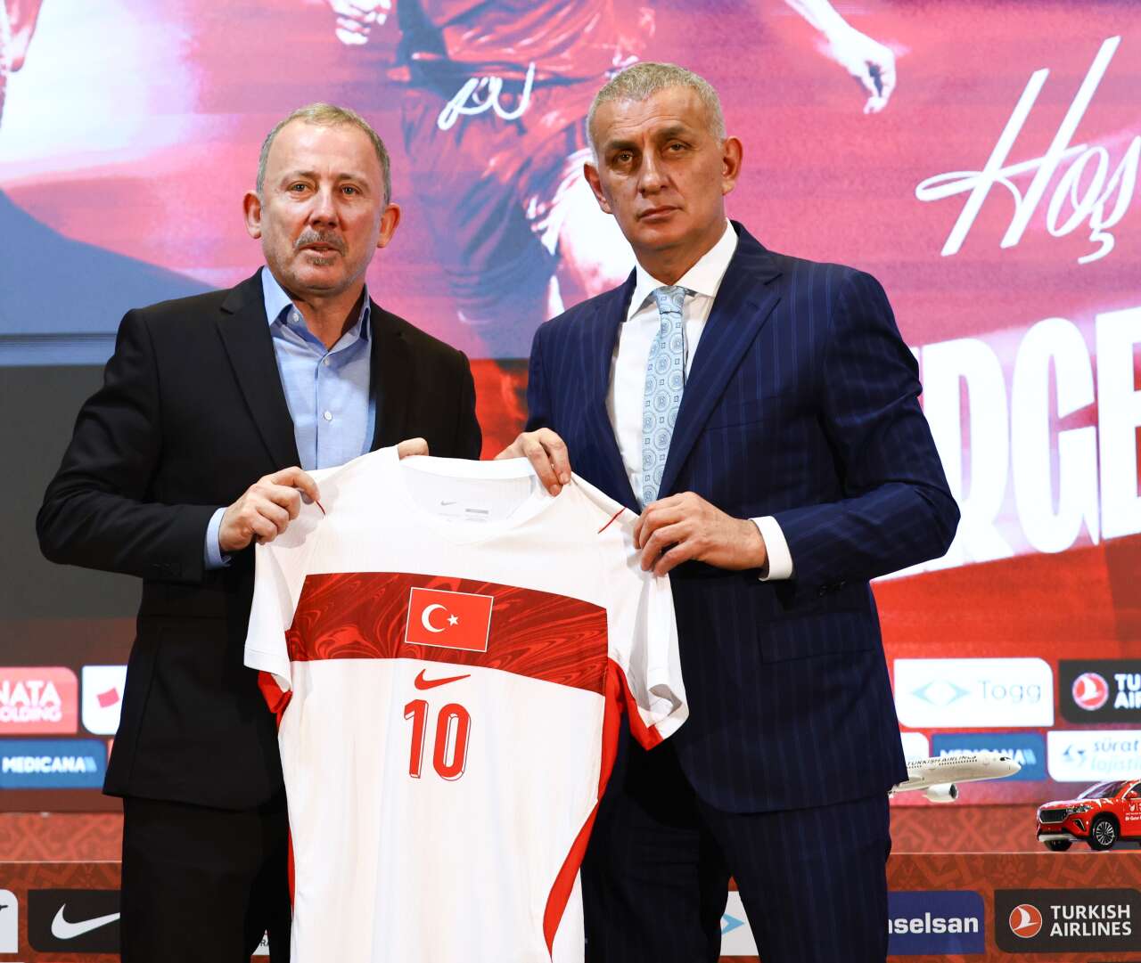Sergen Yalçın'ın Milli Takıma çağıracağı ilk yıldız belli oldu: Dursun Özbek ve Okan Buruk adını duyunca büyük tepki gösterdi 10