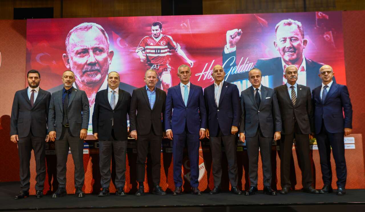 Sergen Yalçın'ın Milli Takıma çağıracağı ilk yıldız belli oldu: Dursun Özbek ve Okan Buruk adını duyunca büyük tepki gösterdi 7