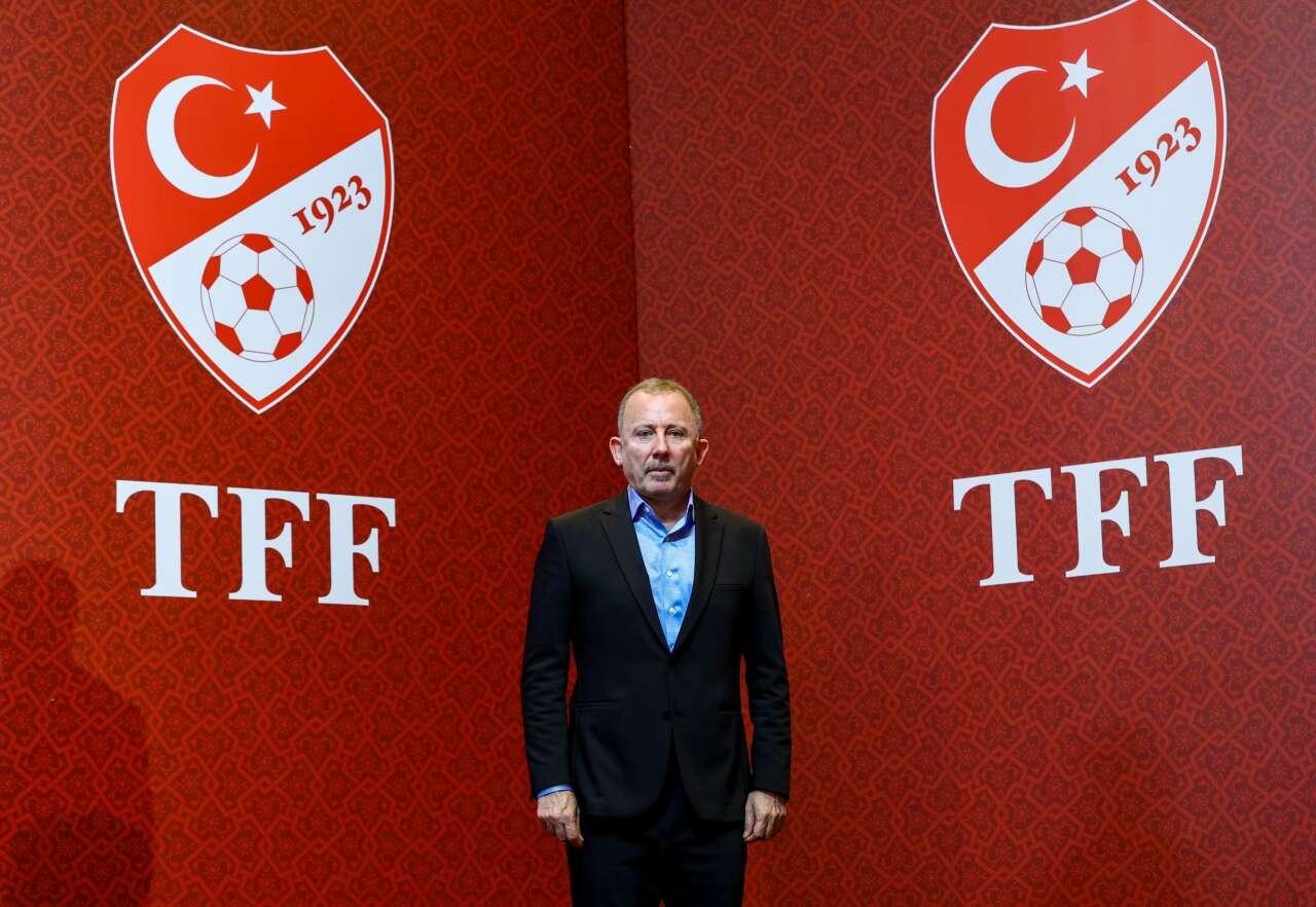 Sergen Yalçın'ın Milli Takıma çağıracağı ilk yıldız belli oldu: Dursun Özbek ve Okan Buruk adını duyunca büyük tepki gösterdi 4