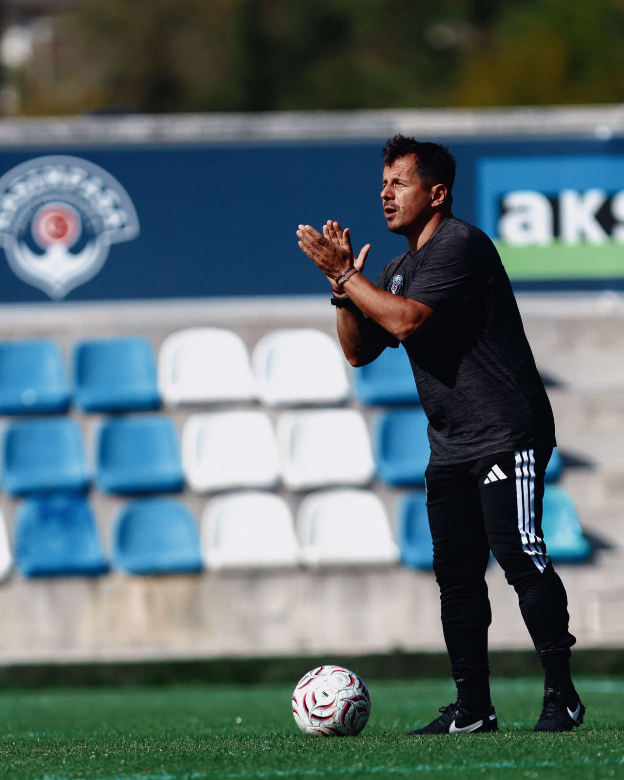 Fenerbahçe'de Aziz Yıldırım'ın 'B' planı deşifre oldu: İsmail Kartal'ın yerine bir değil iki teknik direktör birden 8