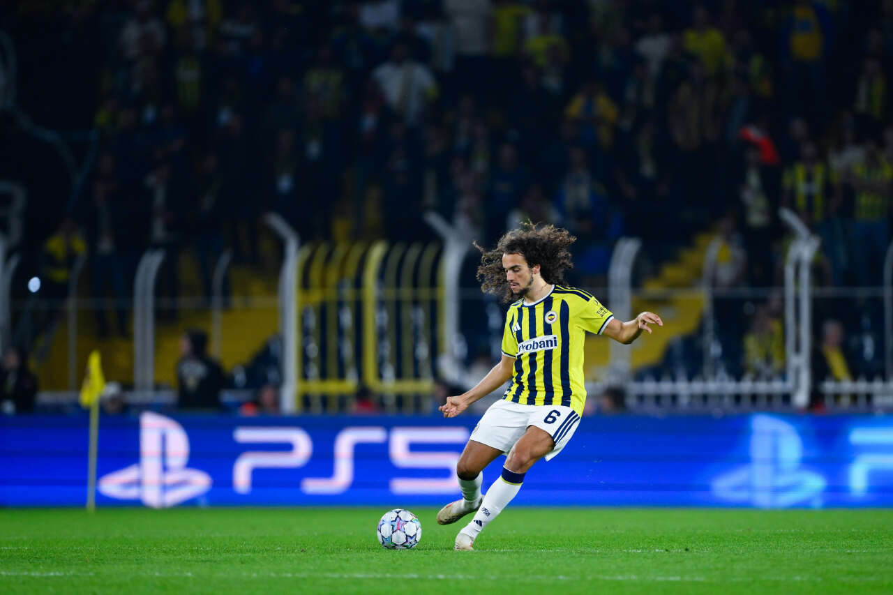 Fenerbahçe'de Aziz Yıldırım bir telefonla yeni teknik direktörün işini bitirdi: Roma'ya giden 52 yaşındaki hocayı uçaktan indirdi, İsmail Kartal dönemi sona erdi! 6