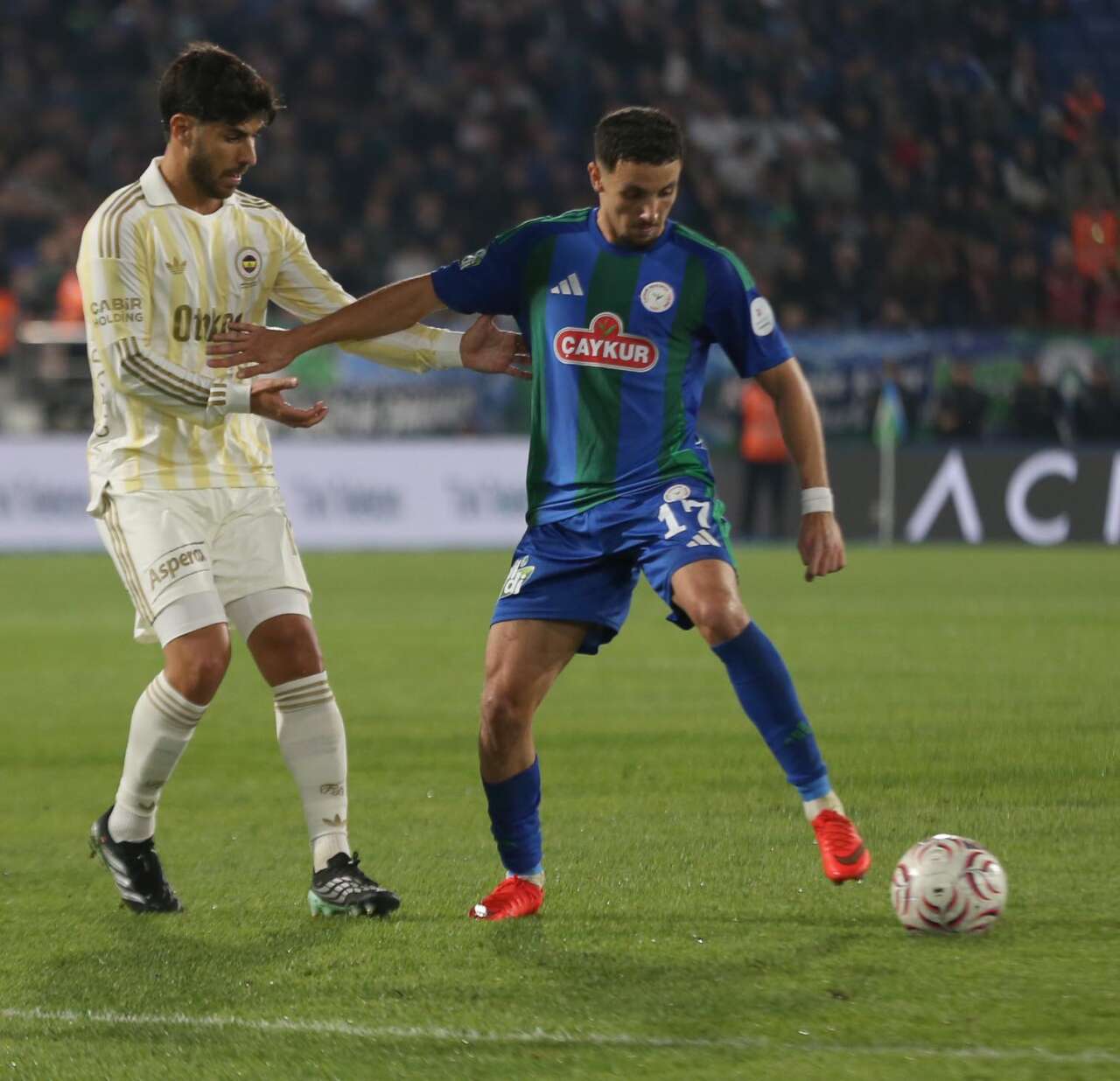 Fenerbahçe'de Aziz Yıldırım 38 maçta 13 gol 13 asist yapan yıldız futbolcunun sözleşmesini feshetti: Bunun futbol hayatı bitmiş! 10