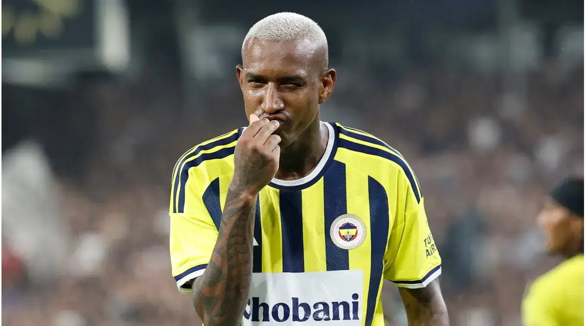 Fenerbahçe'de Aziz Yıldırım 38 maçta 13 gol 13 asist yapan yıldız futbolcunun sözleşmesini feshetti: Bunun futbol hayatı bitmiş! 2