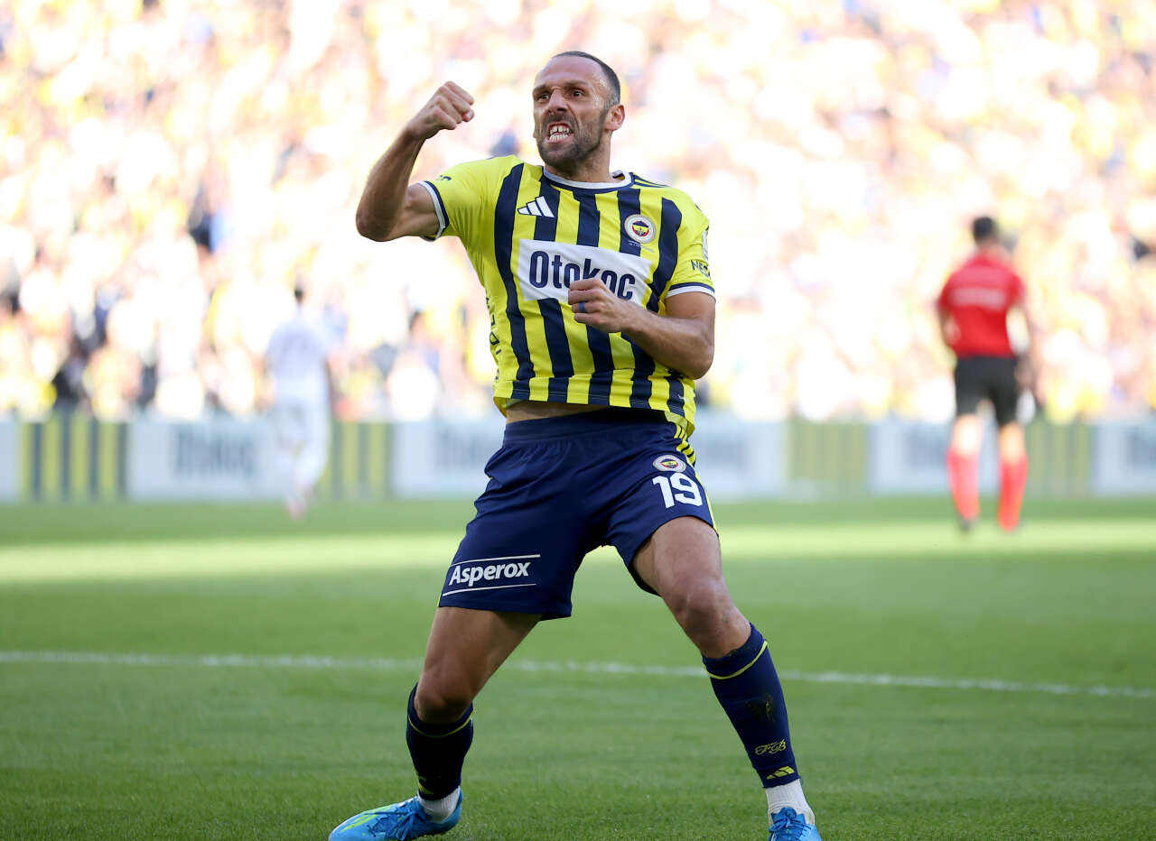 Aziz Yıldırım 10 milyon euro maaş alan yıldızı ülkesine gönderdi: Fenerbahçe'ye transfer şart, biz senin kontratını donduracağız 7