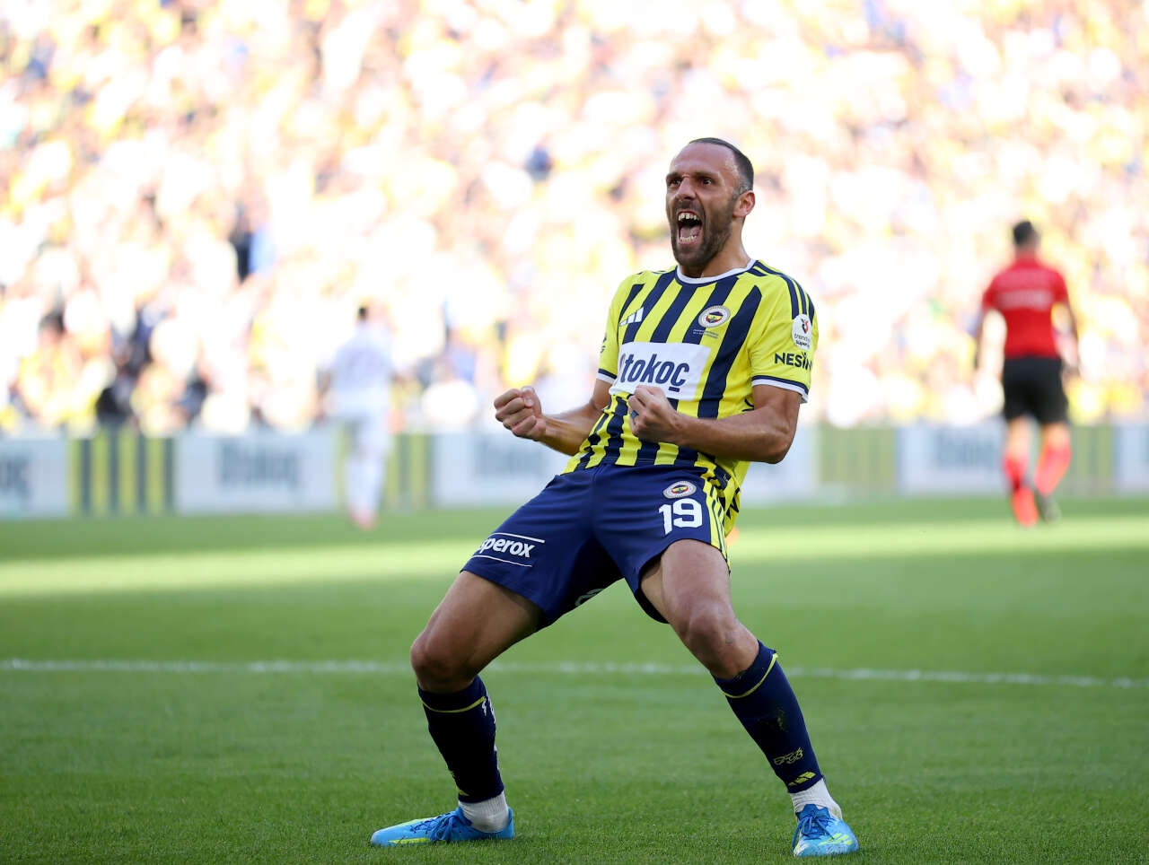 Aziz Yıldırım 10 milyon euro maaş alan yıldızı ülkesine gönderdi: Fenerbahçe'ye transfer şart, biz senin kontratını donduracağız 9