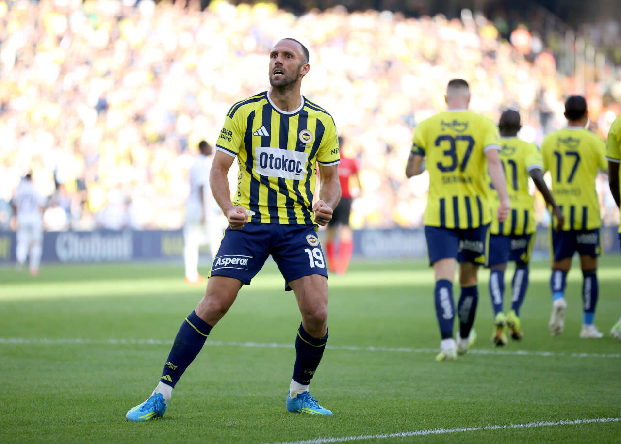 Aziz Yıldırım 10 milyon euro maaş alan yıldızı ülkesine gönderdi: Fenerbahçe'ye transfer şart, biz senin kontratını donduracağız 6