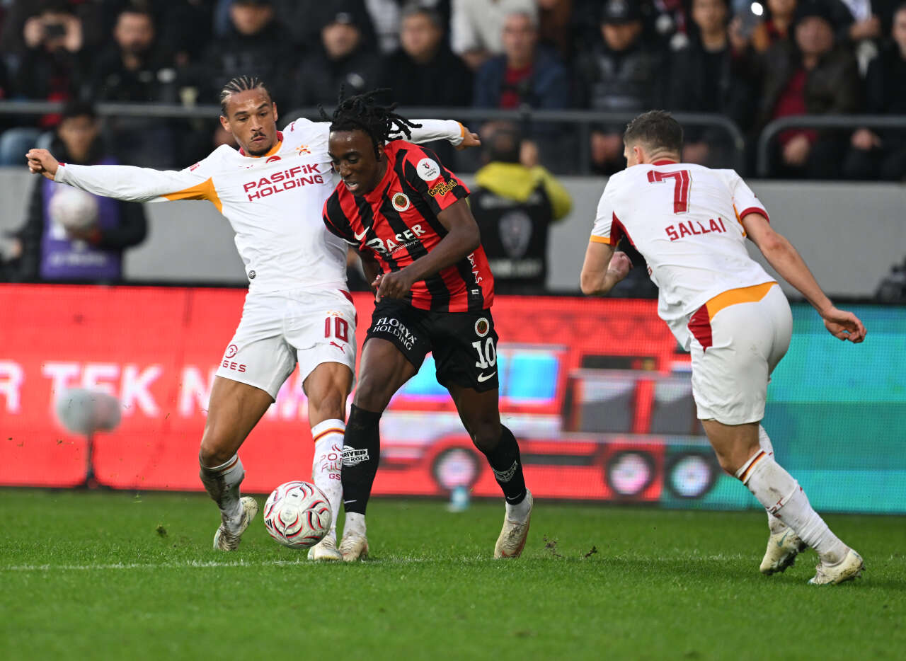 Dursun Özbek'ten 11 maçta 0 gol 0 asist yapan yıldıza son şans: Ya oynarsın ya da eşyalarını toplarsın 2