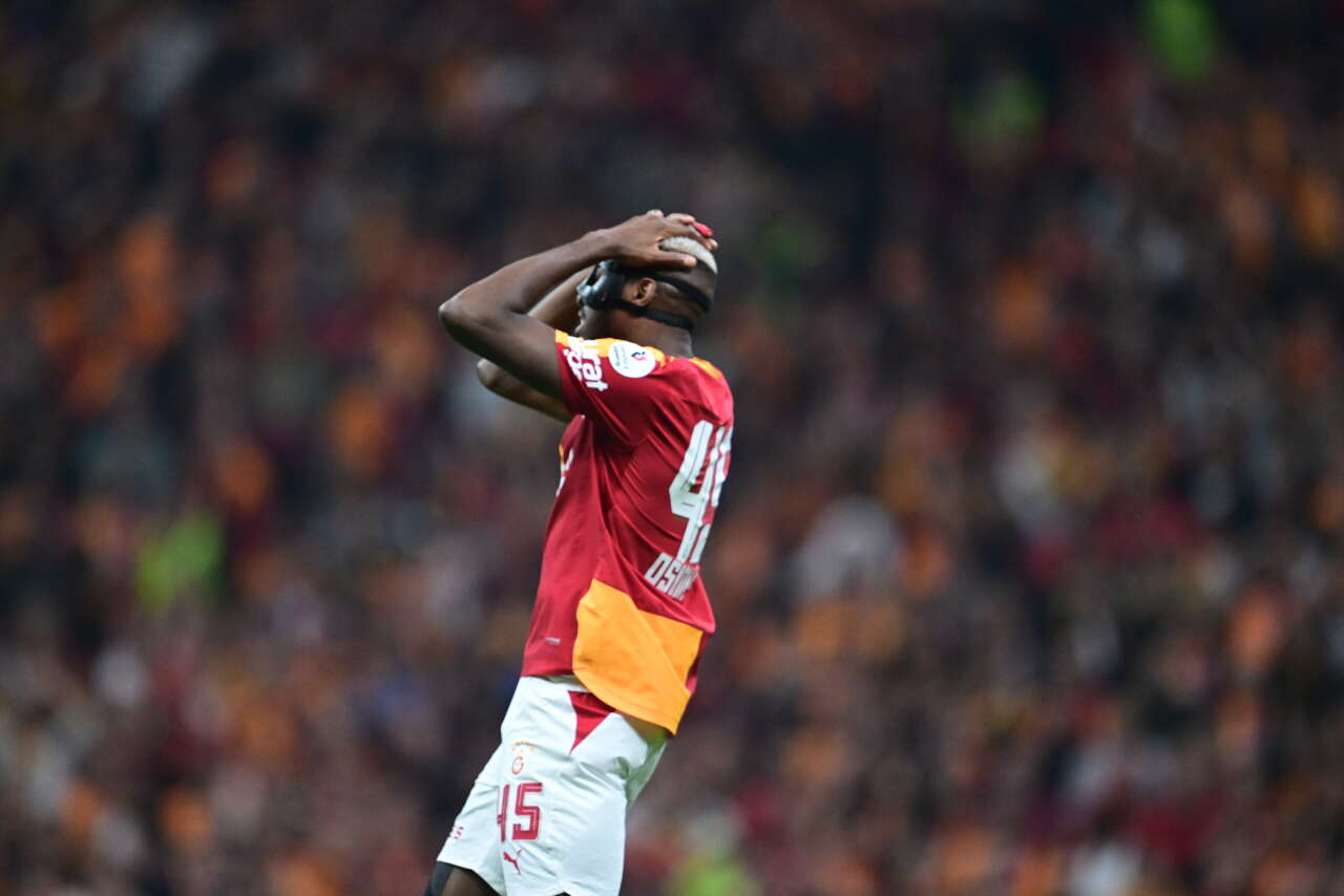 Galatasaray'da Victor Osimhen attı İsmail Kartal titremeye başladı: Sosyal medyada herkes bu görüntüyü konuşuyor! 9