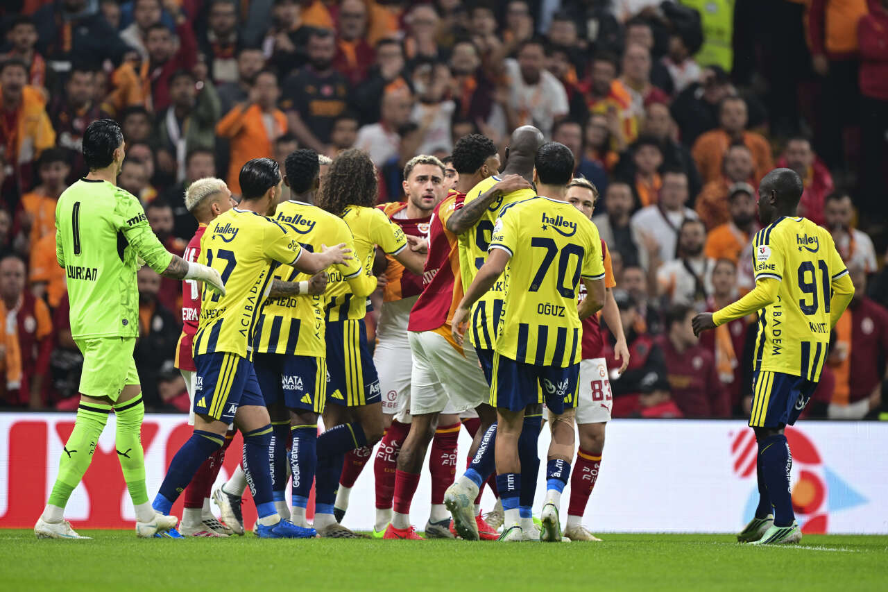 Galatasaray'da Victor Osimhen attı İsmail Kartal titremeye başladı: Sosyal medyada herkes bu görüntüyü konuşuyor! 4