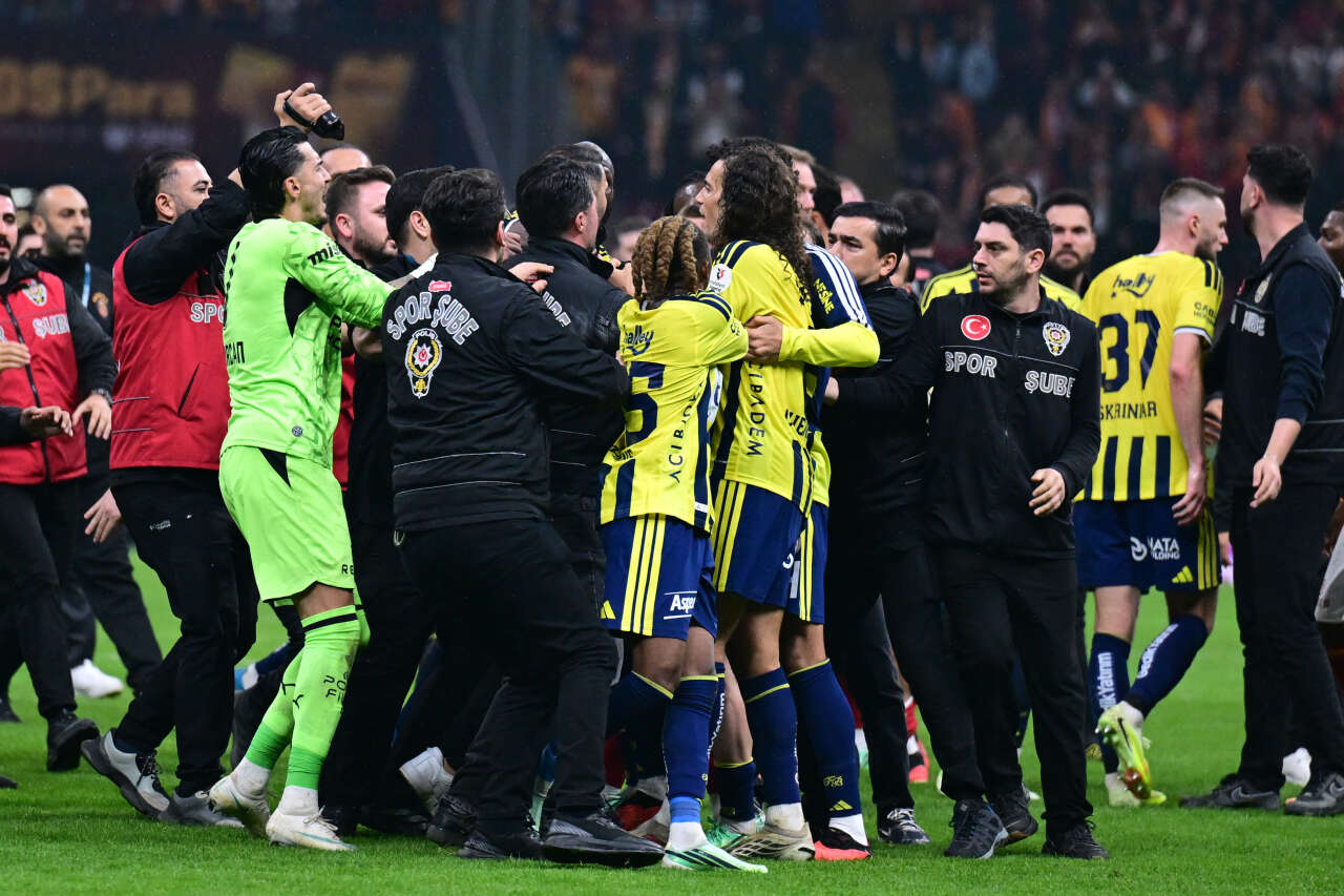 Galatasaray'da Victor Osimhen attı İsmail Kartal titremeye başladı: Sosyal medyada herkes bu görüntüyü konuşuyor! 6