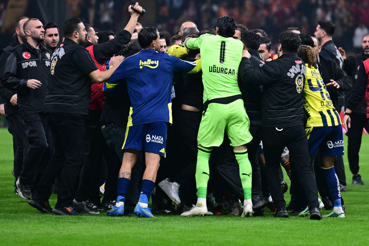 Galatasaray'da Victor Osimhen attı İsmail Kartal titremeye başladı: Sosyal medyada herkes bu görüntüyü konuşuyor! 7