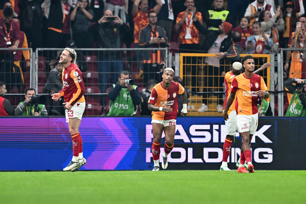 Dursun Özbek Okan Buruk'un başını yaktı: Galatasaray'da 55 milyon euroluk kriz, iki yıldız her şeyi mahvedecek 27
