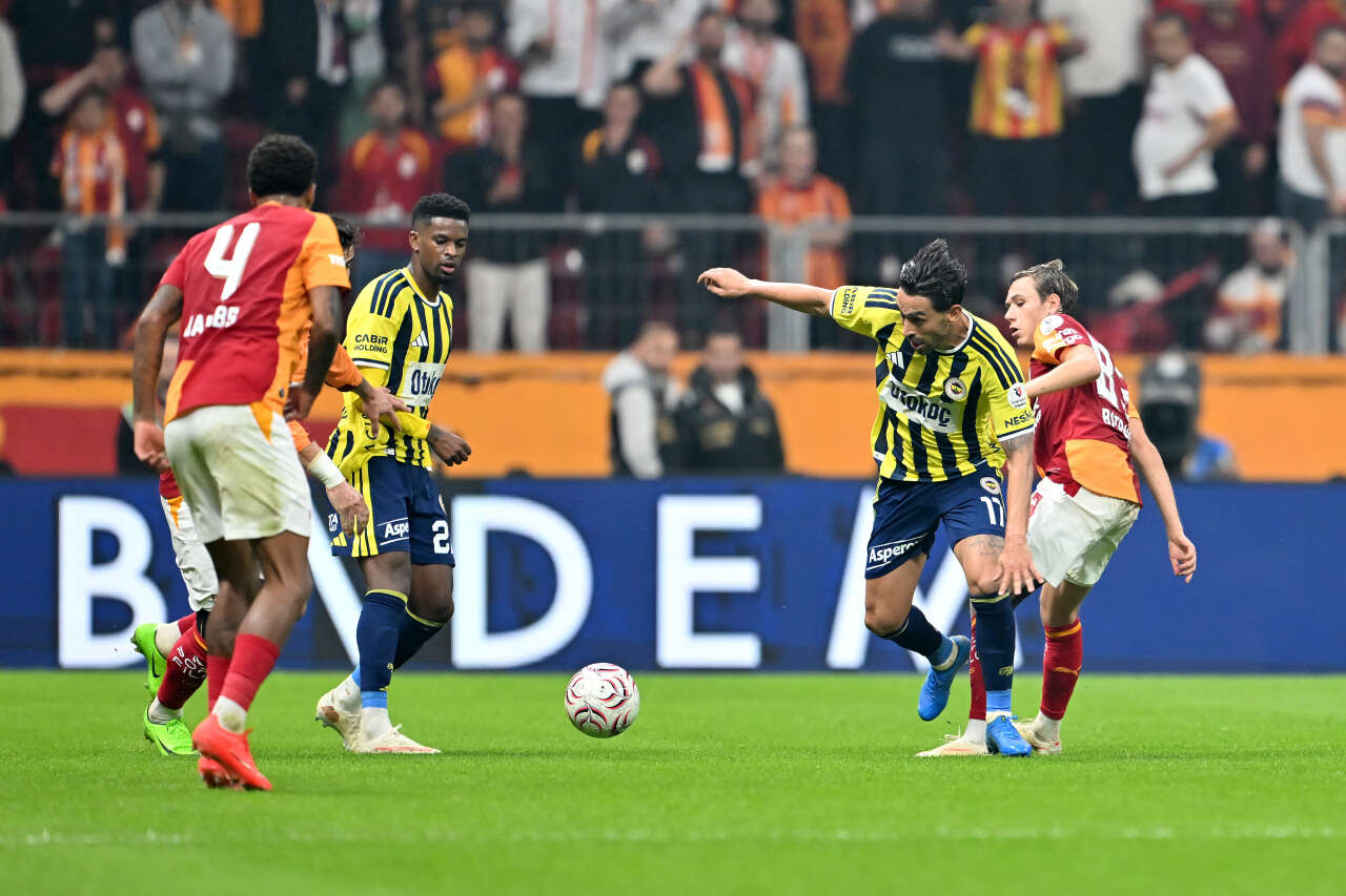 Dursun Özbek Okan Buruk'un başını yaktı: Galatasaray'da 55 milyon euroluk kriz, iki yıldız her şeyi mahvedecek 17