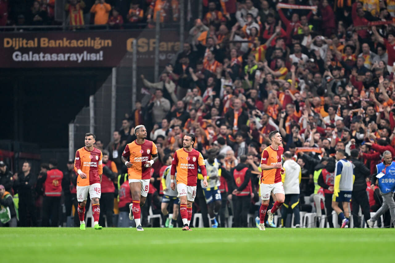 Dursun Özbek Okan Buruk'un başını yaktı: Galatasaray'da 55 milyon euroluk kriz, iki yıldız her şeyi mahvedecek 4