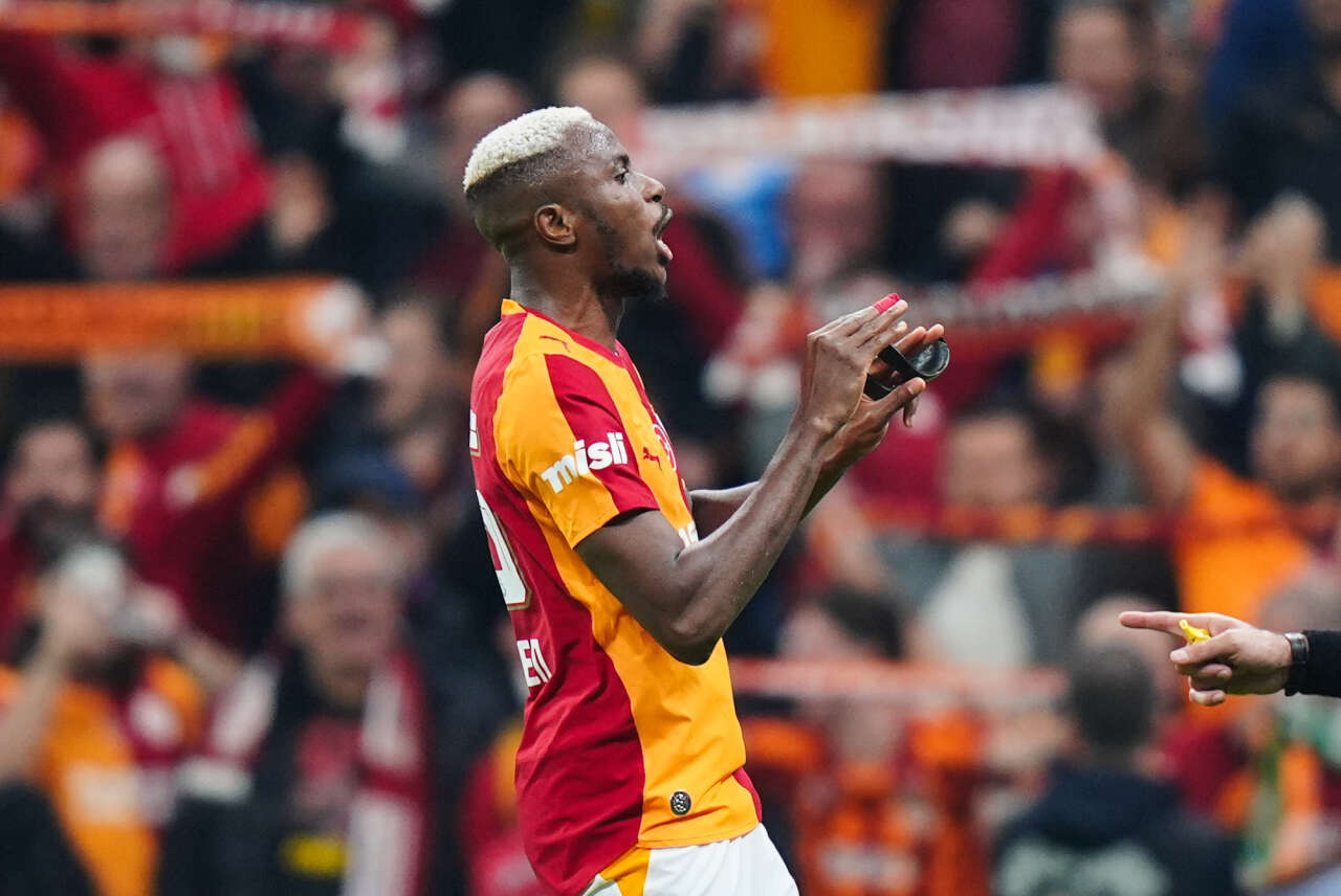 Galatasaray'da Dursun Özbek 2-1'in ardından telefona sarıldı! Yıldız futbolcunun menajerine telefon: Biz bunun keyfini mi bekleyeceğiz? 15