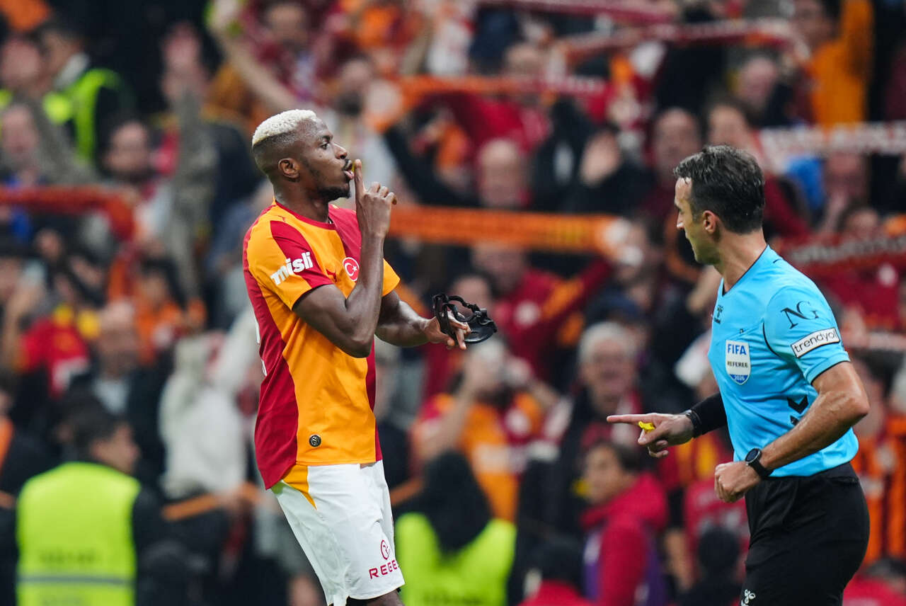 Galatasaray'da Dursun Özbek 2-1'in ardından telefona sarıldı! Yıldız futbolcunun menajerine telefon: Biz bunun keyfini mi bekleyeceğiz? 10
