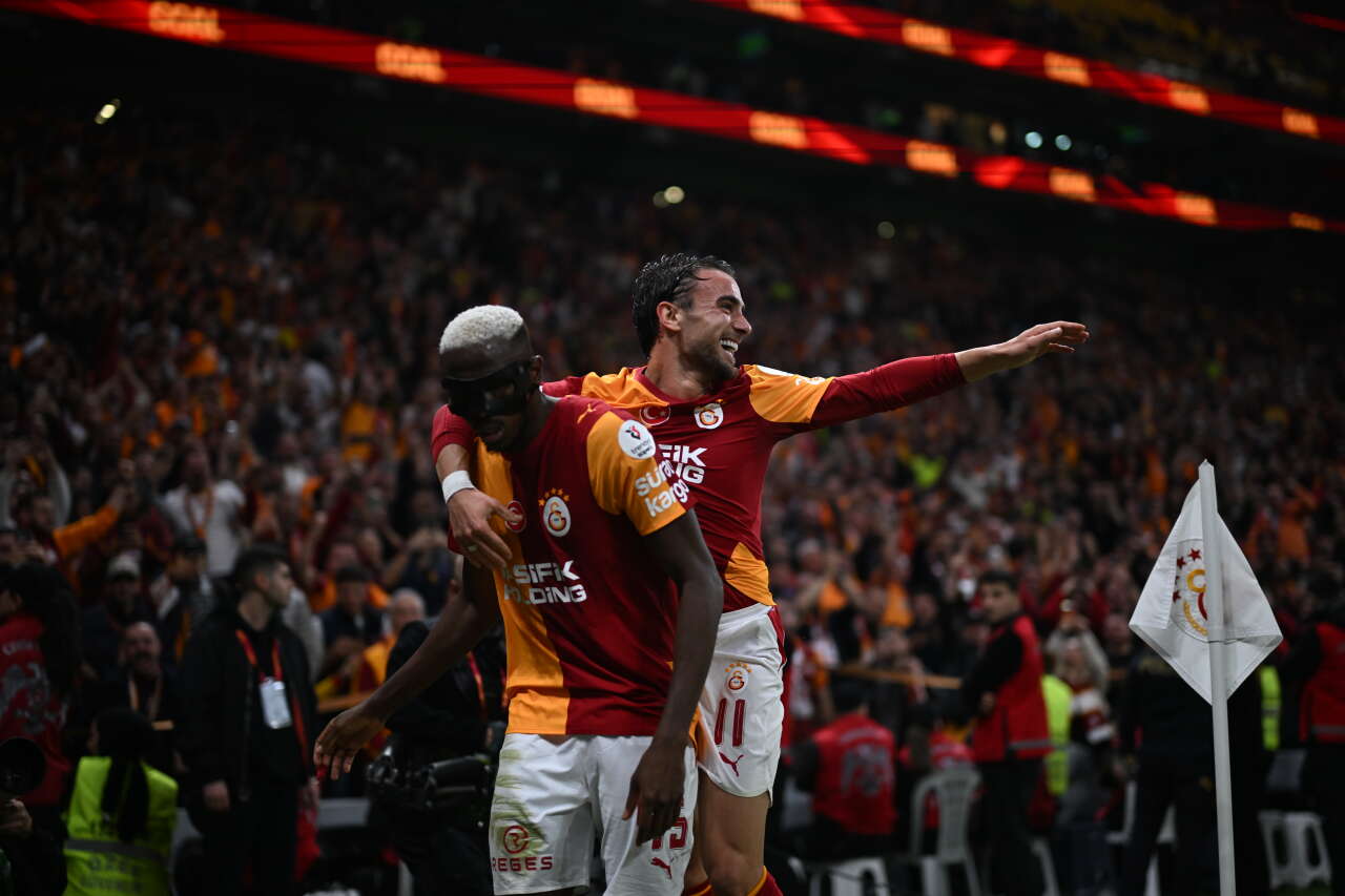 Galatasaray'da Dursun Özbek 2-1'in ardından telefona sarıldı! Yıldız futbolcunun menajerine telefon: Biz bunun keyfini mi bekleyeceğiz? 6