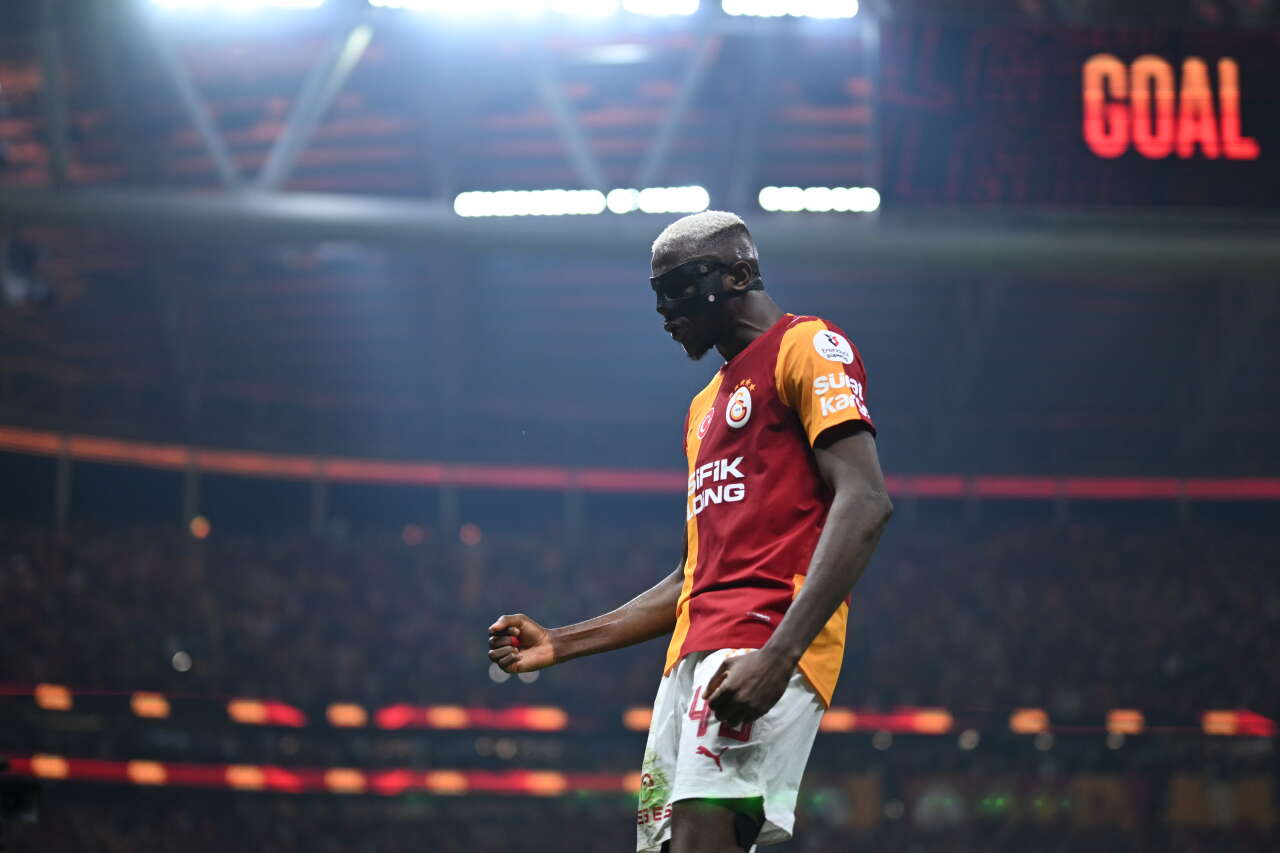 Galatasaray'da Dursun Özbek 2-1'in ardından telefona sarıldı! Yıldız futbolcunun menajerine telefon: Biz bunun keyfini mi bekleyeceğiz? 7
