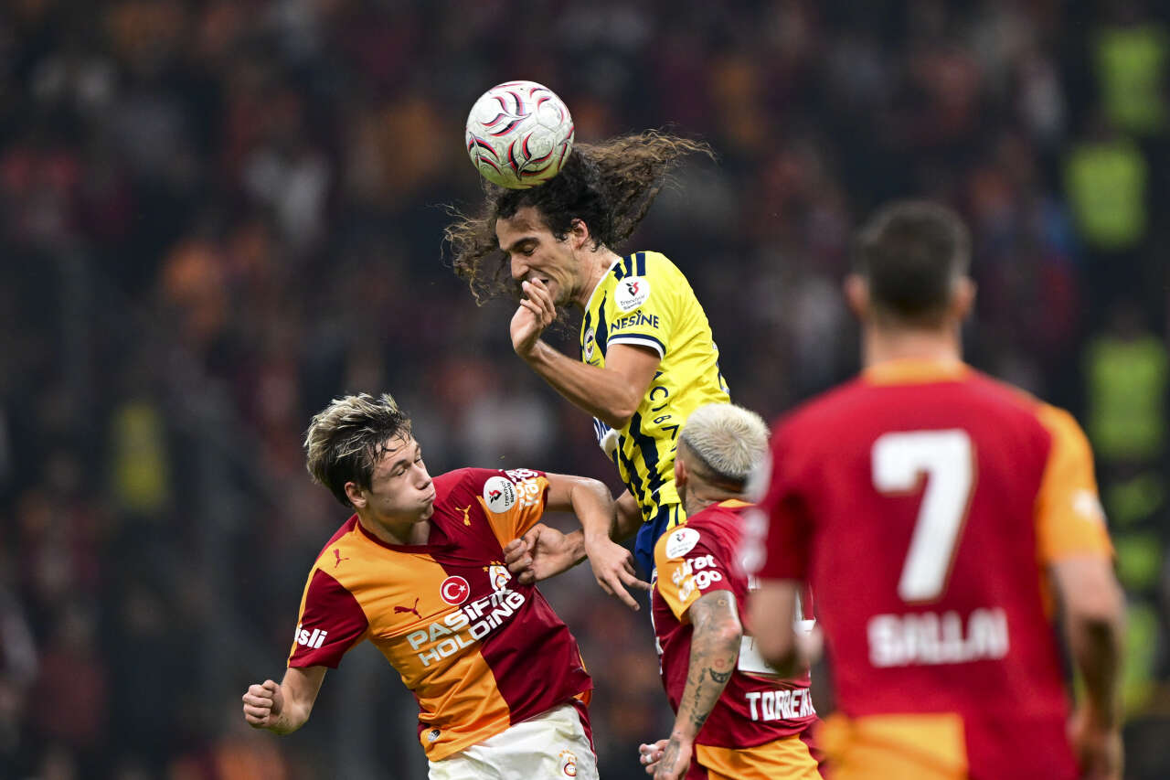 Galatasaray'da Dursun Özbek 2-1'in ardından telefona sarıldı! Yıldız futbolcunun menajerine telefon: Biz bunun keyfini mi bekleyeceğiz? 2