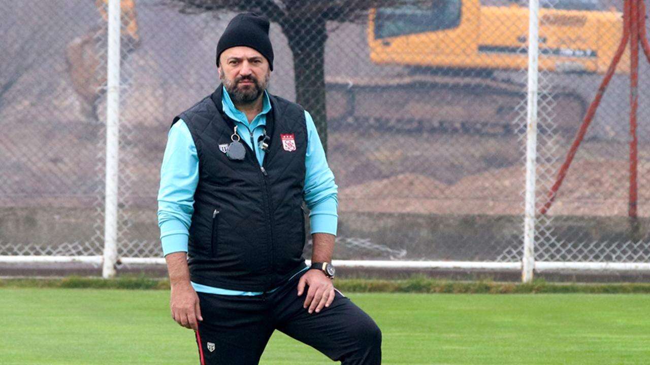 Aziz Yıldırım Ertuğrul Doğan'ın 41 kupa kaldırmış teknik direktörüne teklif yaptı: Teşekkür ederim Fenerbahçe'ye gelmeyi düşünmüyorum! 10