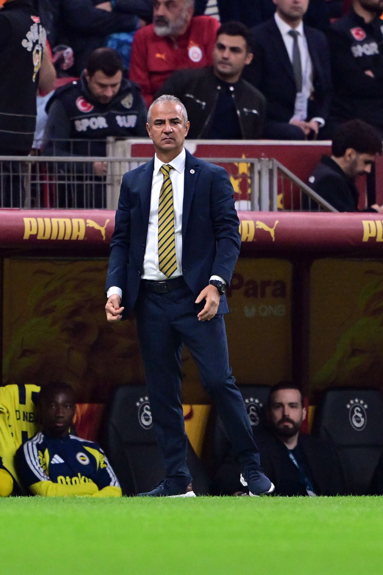 Aziz Yıldırım'a müjdeli haberi verdi: İsmail Kartal'ın gittiğini öğrenince bavullarını toplamaktan vazgeçti, o yoksa ben varım! 11