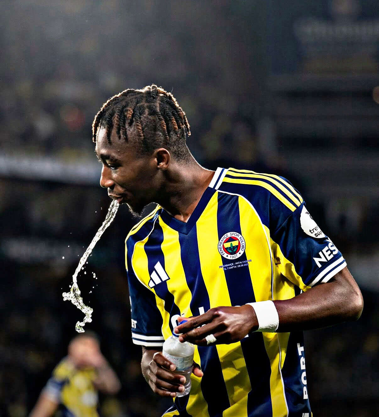 Aziz Yıldırım'a müjdeli haberi verdi: İsmail Kartal'ın gittiğini öğrenince bavullarını toplamaktan vazgeçti, o yoksa ben varım! 2