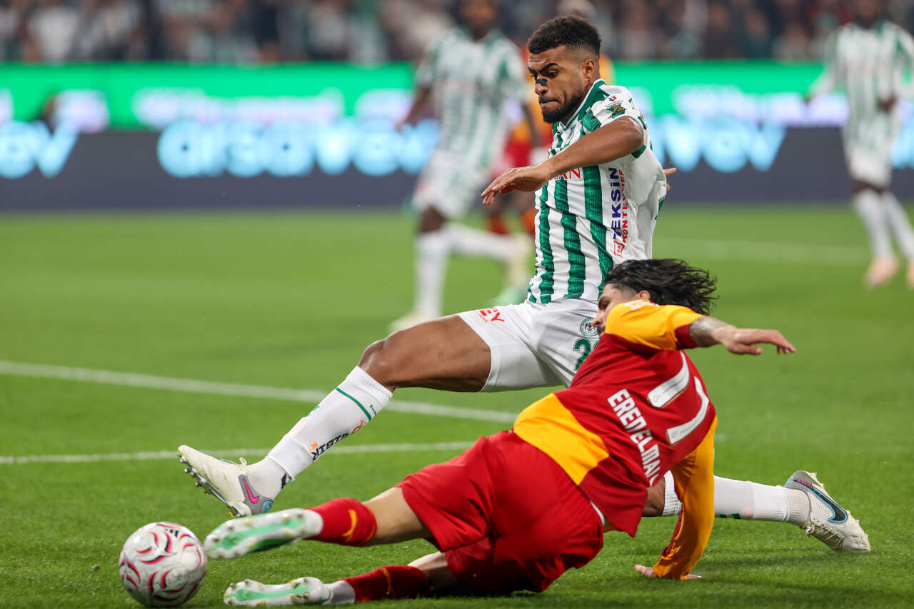 4-0'ın ardından Galatasaray'da ayrılık: 1 gol attı ama 'gamsız' tepkisi aldı, Okan Buruk onu Portekiz çetesinin yanına göndersin! 13