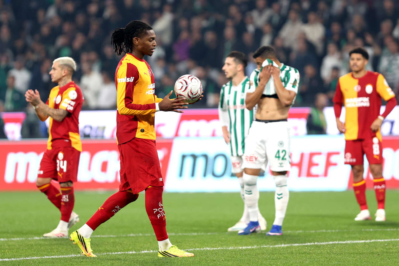 4-0'ın ardından Galatasaray'da ayrılık: 1 gol attı ama 'gamsız' tepkisi aldı, Okan Buruk onu Portekiz çetesinin yanına göndersin! 10