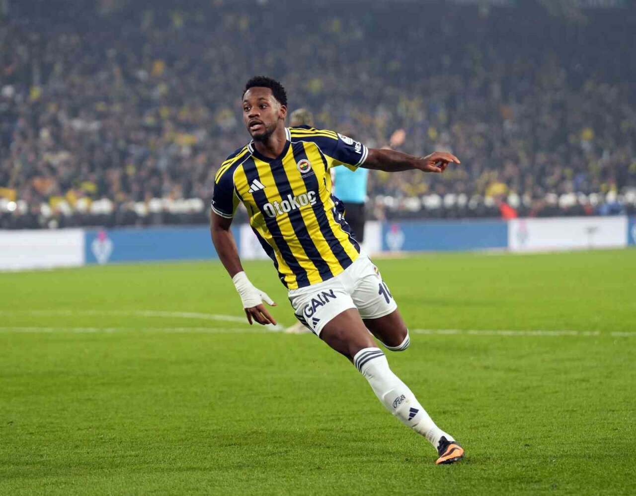 Ali Koç 22 milyon euroya tam 1 baş belası transfer etmiş: Boşver Fenerbahçe'yi ben hayatımı kurtardım 6