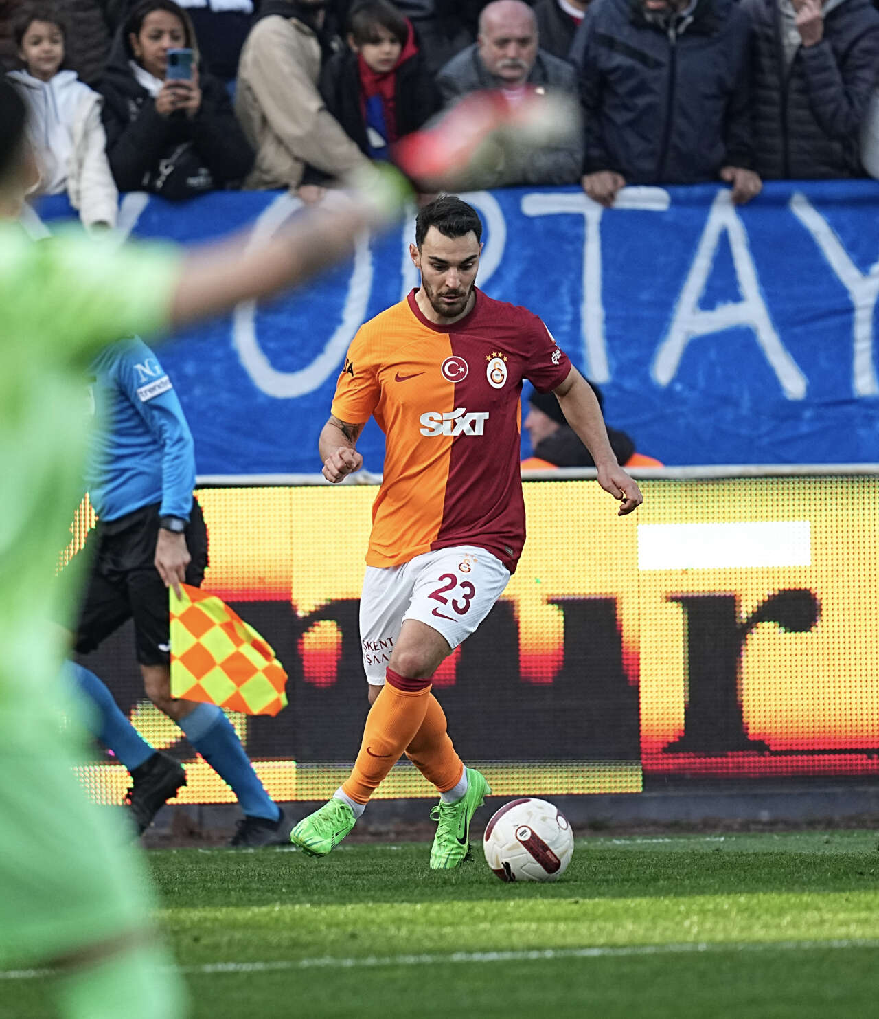 Galatasaray'da 2 dakika oynadı Okan Buruk eşyalarını toplattı: 4 yıllık macera sona erdi 9