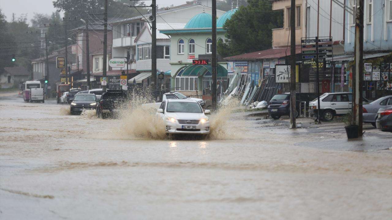 Yarına dikkat! 19 ile son dakika uyarısı geldi: Şemsiyeleri hazırlayın 7